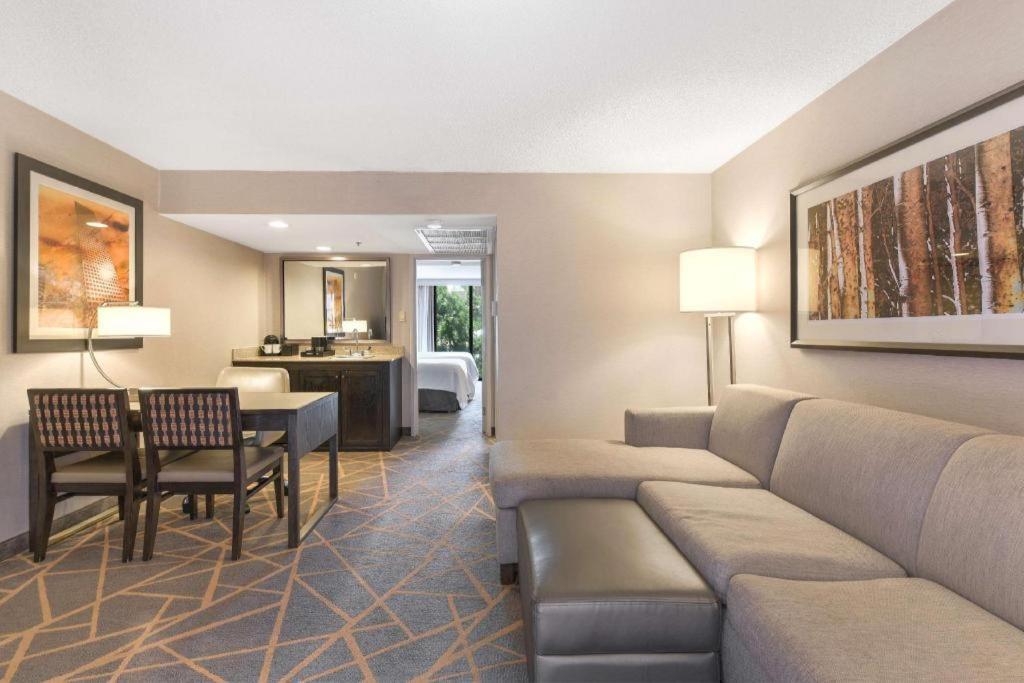 Embassy By Hilton Tech Center North 3* Denver
