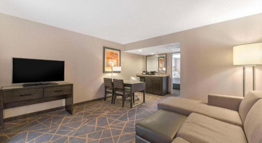 Hotel Embassy By Hilton Tech Center North Denver