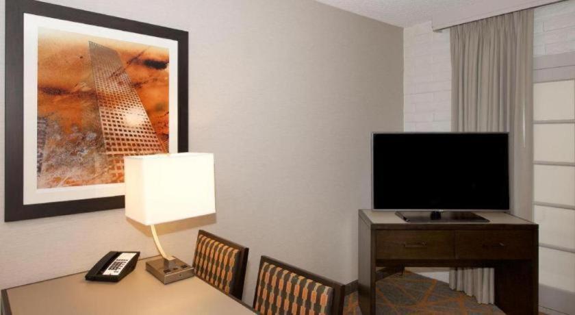 Hotel Embassy By Hilton Tech Center North 3*