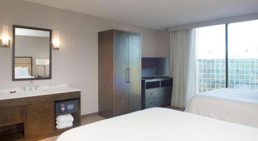 Embassy By Hilton Tech Center North 3*